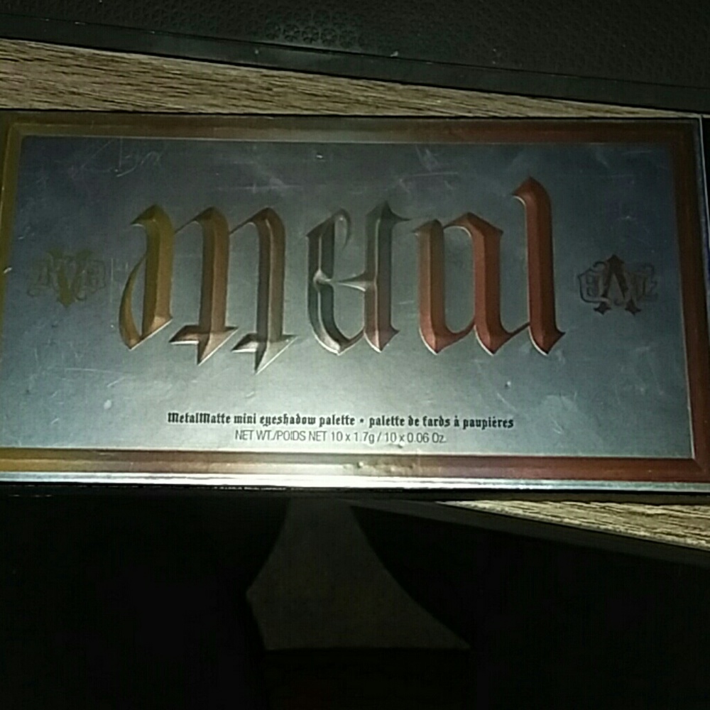 Kat Von D Metal Matte Mini Palette *NEW*